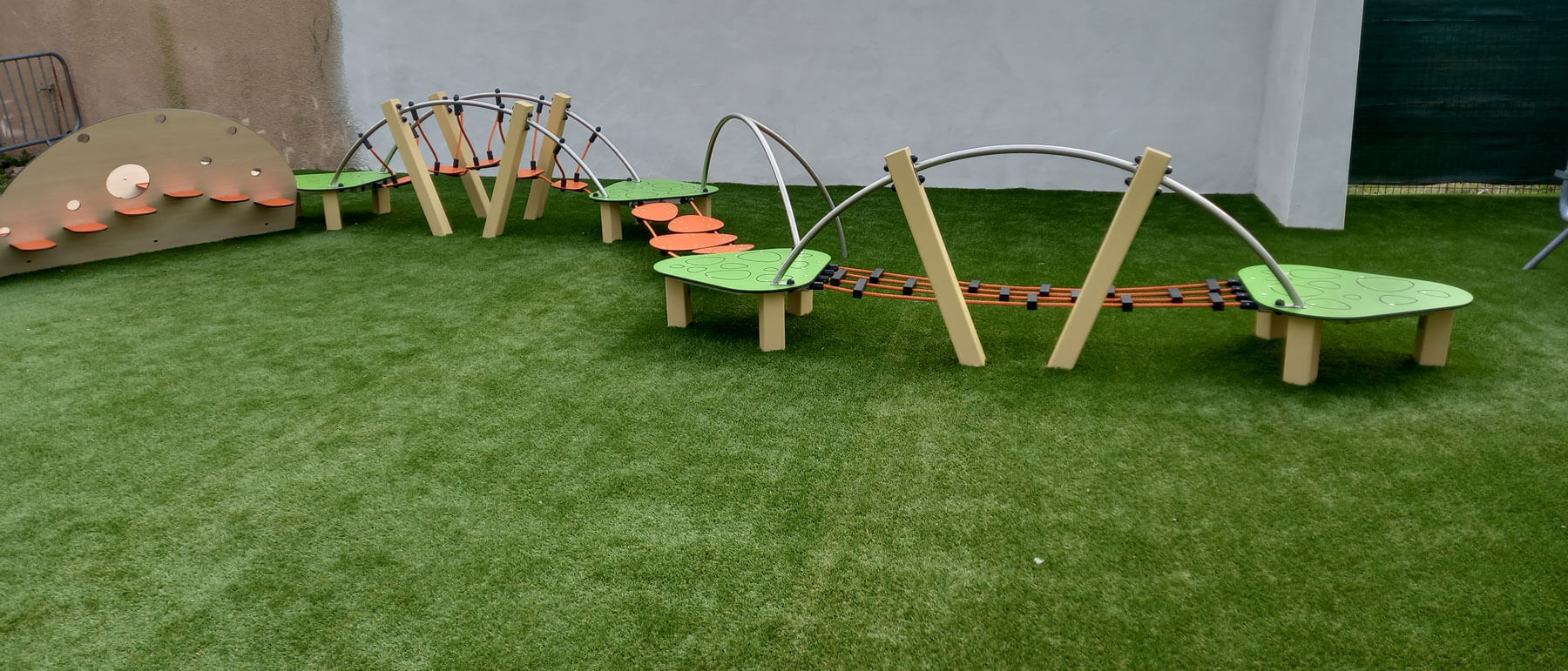 aire de jeux en gazon synthétique saccinto naturel play