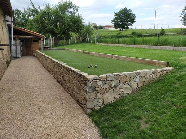 terrain pétanque gazon synthétique saccinto
